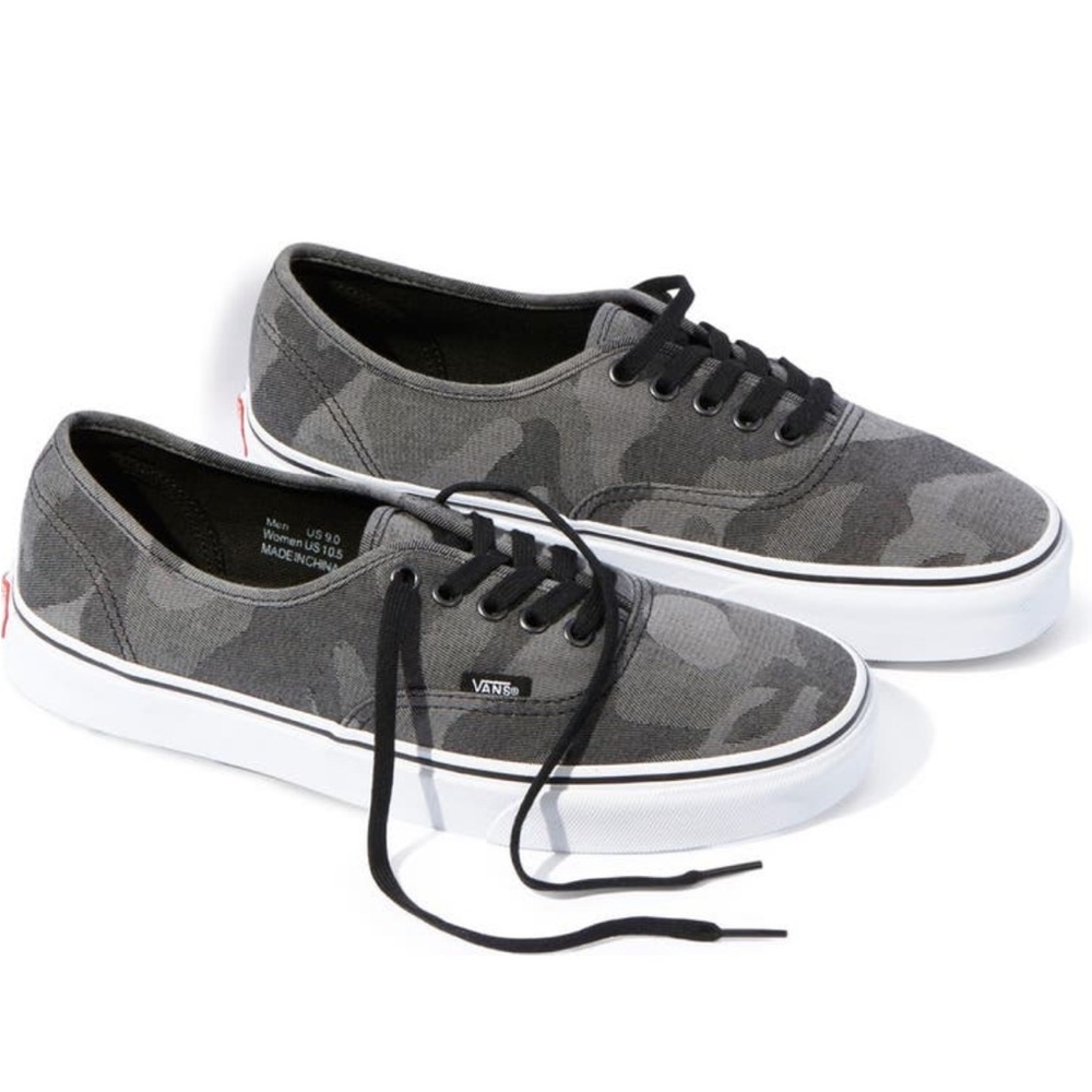 Vans | Limited Edition Authentic Sneaker (camo)